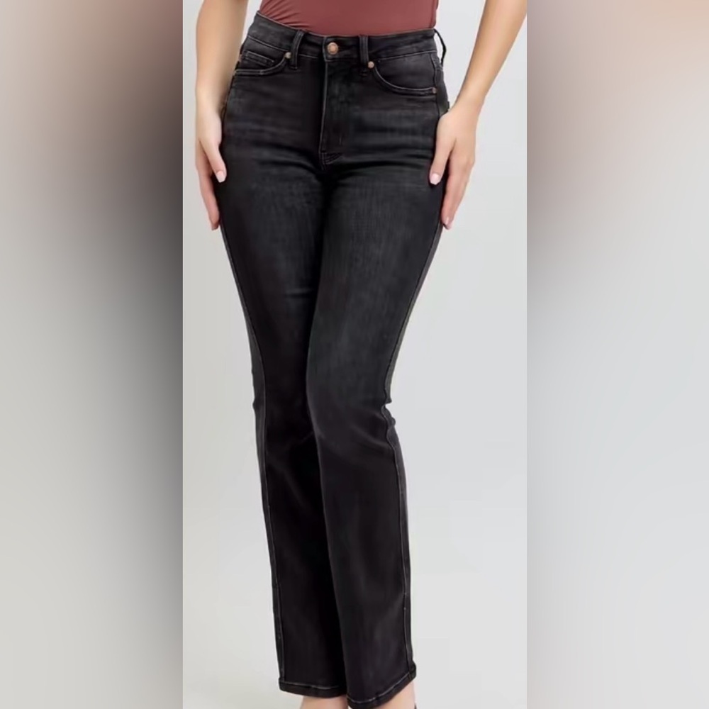 JUDY BLUE JEANS Women’s Black High-Rise Straight Jeans